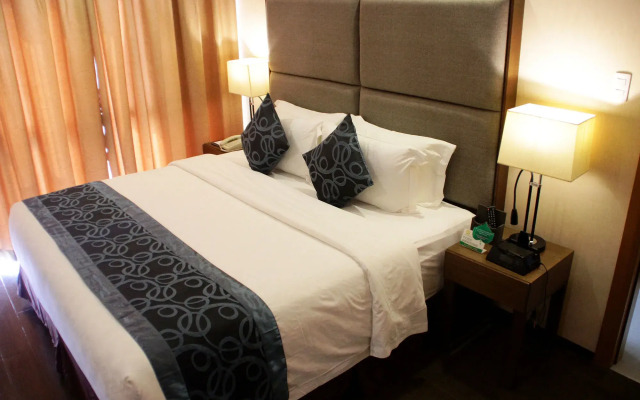 Golden Phoenix Hotel - Manila