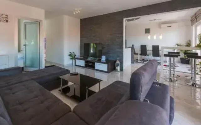 Apartments KETY