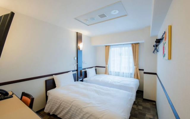 Toyoko Inn Shin Osaka Higashi Mikuni Station