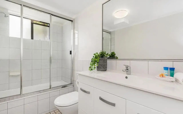 Belmondos Unit 4 Noosa Parade 81
