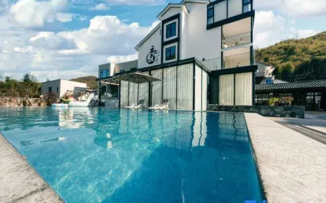 Yunshangbanxia Linxi Wangye Hot Spring Family Holiday Beauty