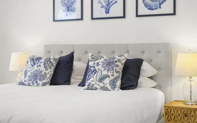 Liapari Beach House
