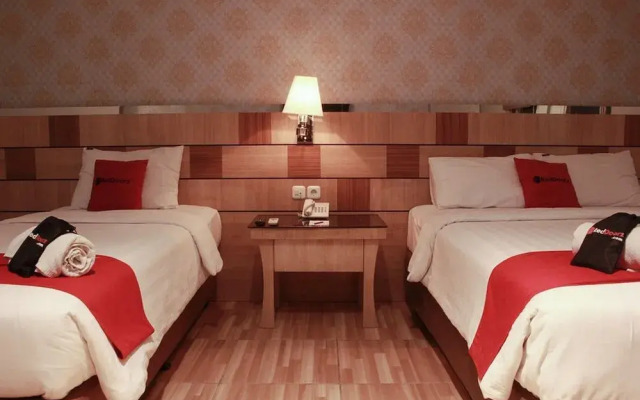 RedDoorz Premium near Bandung Station