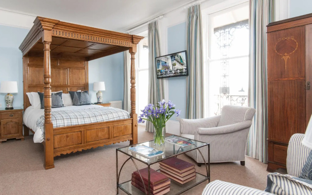 The Royal Harbour Hotel
