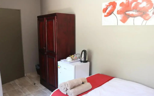 Hummingbirds Nest Guesthouse