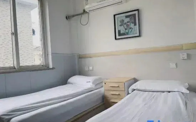 Yuhang Holiday Inn