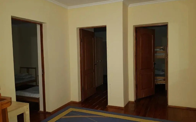 Hostel 888
