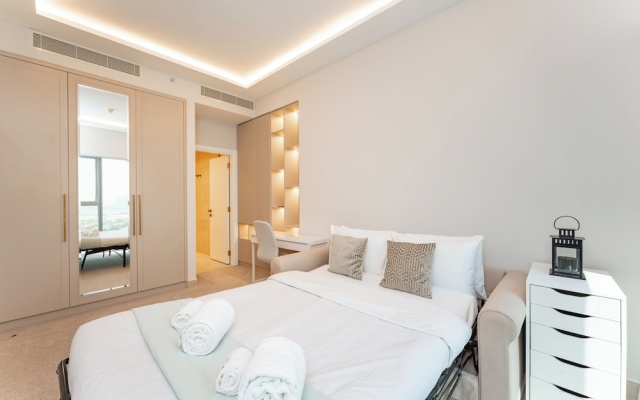 PVH - Central Park 1BR with Study Room