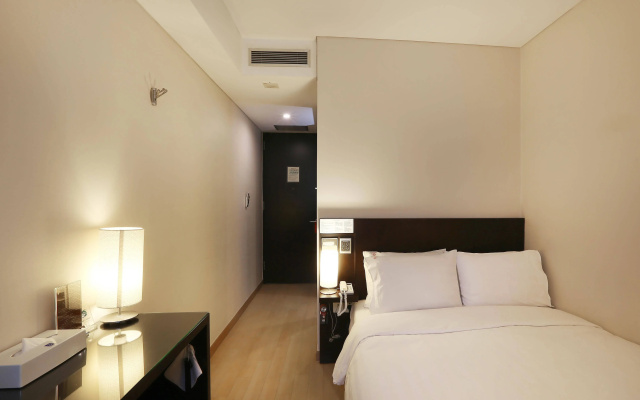 Doulos Hotel
