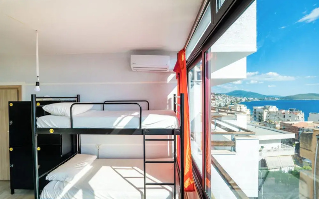 Lazy Roo Hostel Saranda