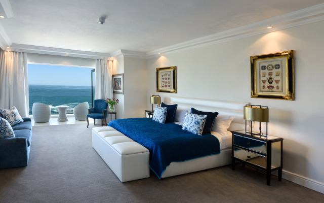 The Clarendon - Bantry Bay