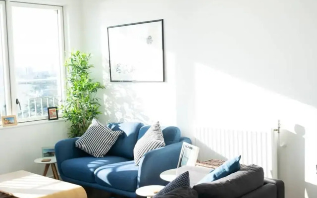 Stunning 1 Bedroom Riverside Apartment