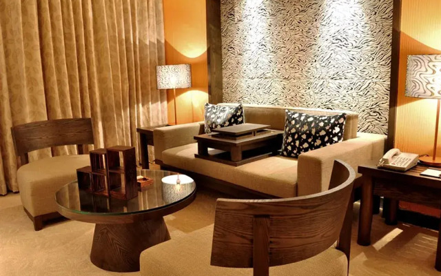 Chime Long Hotel