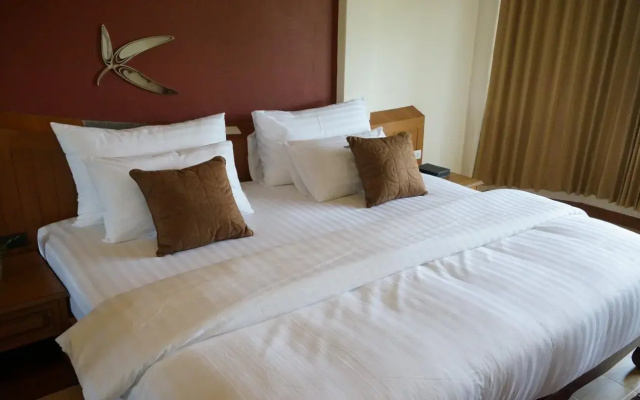 Country Lakeview Hotel