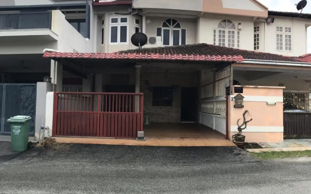 Lepak-Lepak Homestay @Alor Akar Kuantan