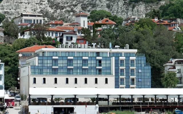 Hotel Antik вид на фасад