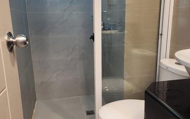 1 Bed Apartment - Sleeps 7 - Pool & Wifi