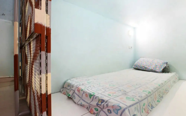 Kabin Kapsul Kayu Jati V Jakarta - Male Only - Hostel