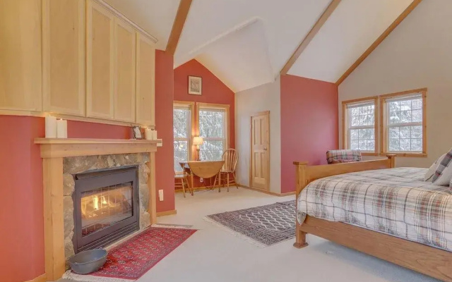 Lazy Bear Lodge
