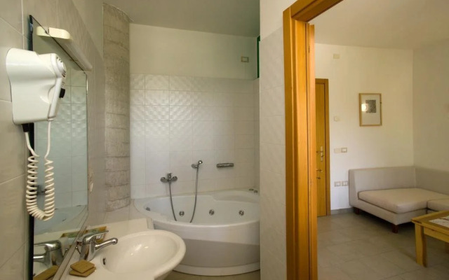Terme Del Tufaro