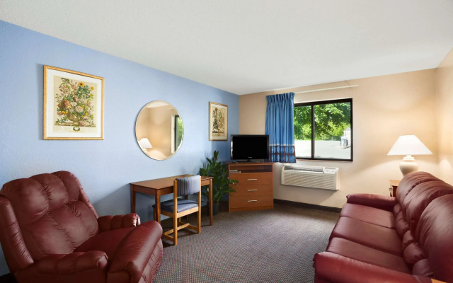 Quality Inn Oneida near Casino