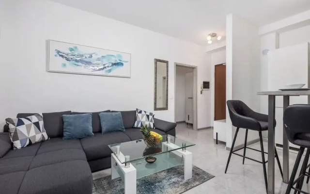 Apartment Isola