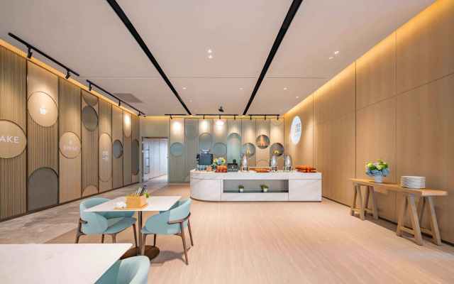 EVEN Hotel Shanghai Expo by IHG
