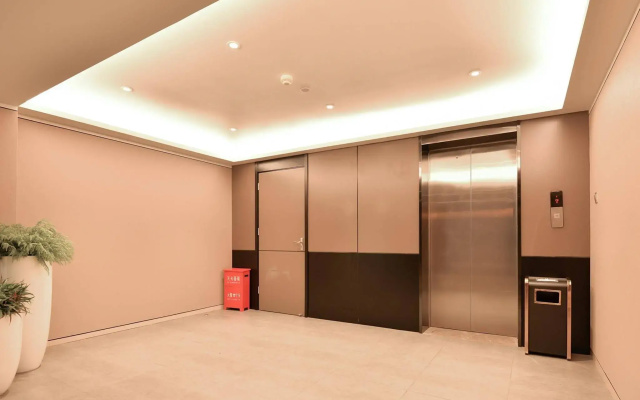 Home Inn Shanghai XuJiaHui