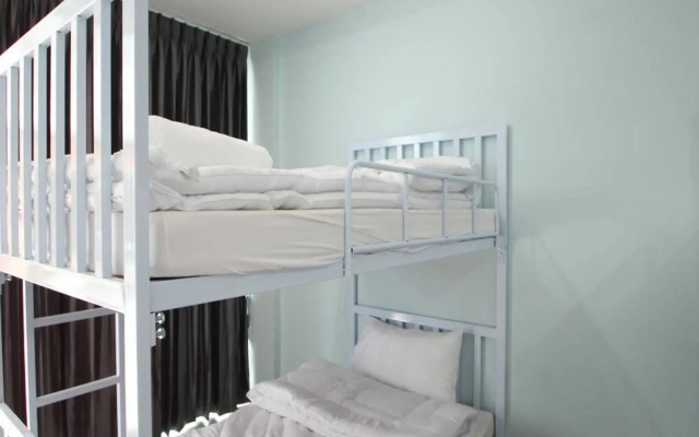 Angel Service Apartment Patong Beach
