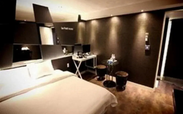 Sea You Hotel