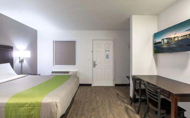 Studio 6 Greenville, SC - I-85 Near Downtown