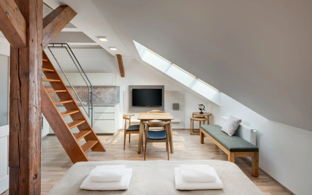 Louren Apartments