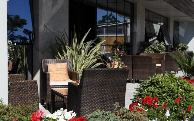 Hotel Gardenia Римини вид на фасад