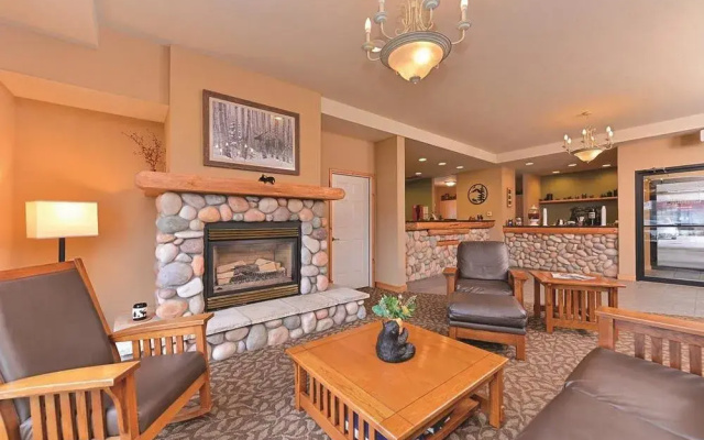 Cedar Street Hotel And Suites
