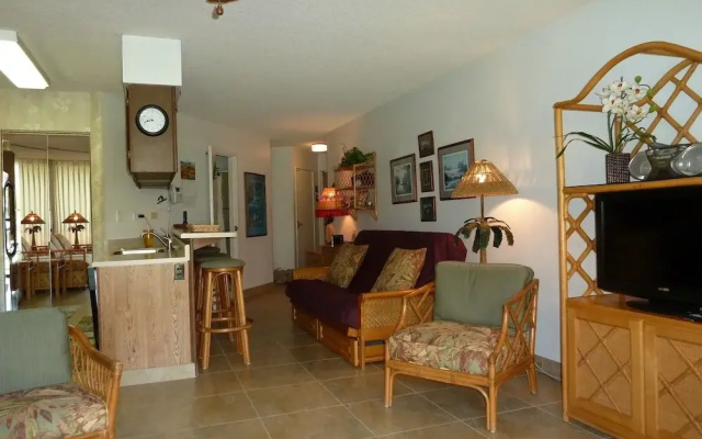 Maui Sunset B204 1 Bedroom Condo by RedAwning