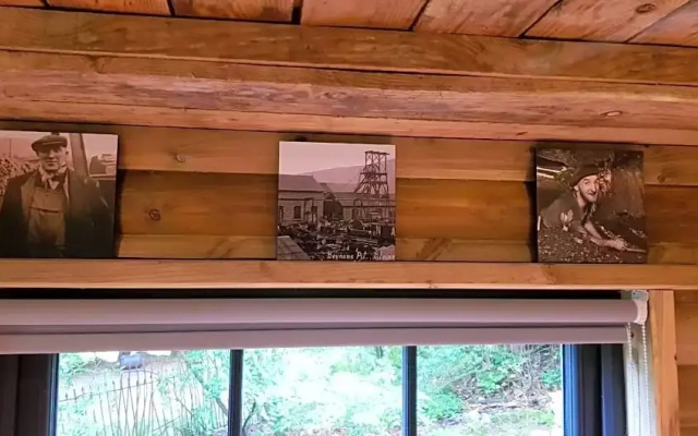 Miners Log Cabin