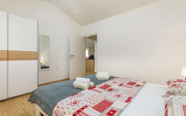 Beautiful Apartment in Pula With Wifi and 2 Bedrooms