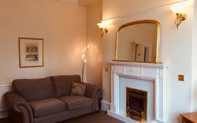 Cosy 5BD Double Upper Flat - Heart of Aberdeen