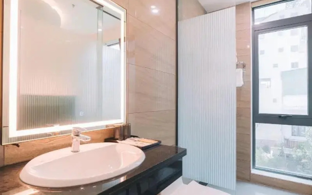 Greenview City Hotel