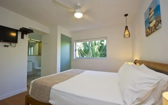 Maggies Beachfront Apt. 4