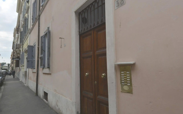 House  The City Colosseo Apartments