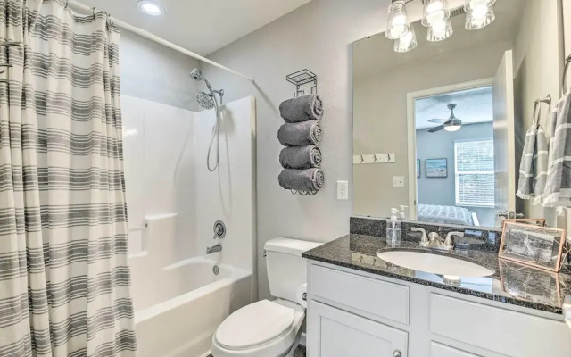Branson Condo w/ Balcony: Near Silver Dollar City