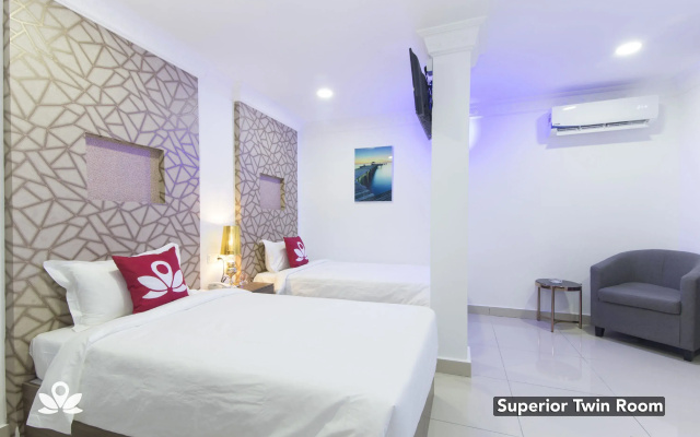 Poorna Hotel