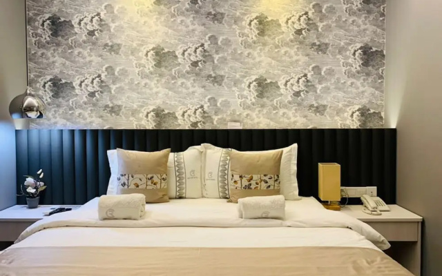 Red City Hotel