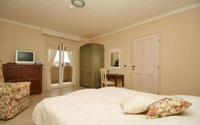 Abalone Hotel