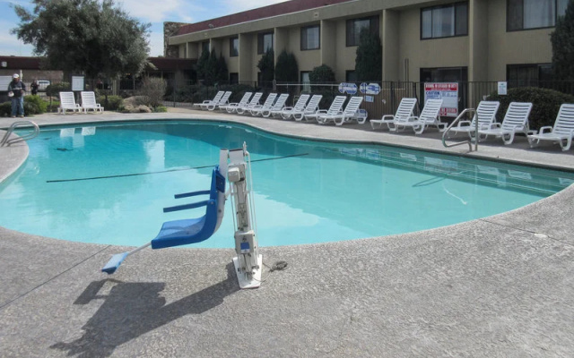 Rodeway Inn & Suites