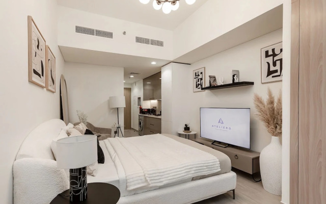 Modern studio in Azizi Riviera
