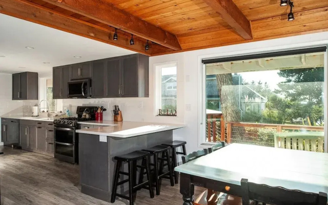 Heron 3 Br home by RedAwning