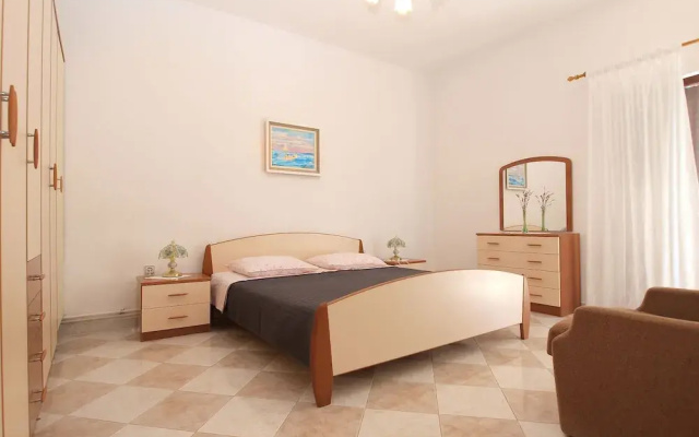 Apartment 539