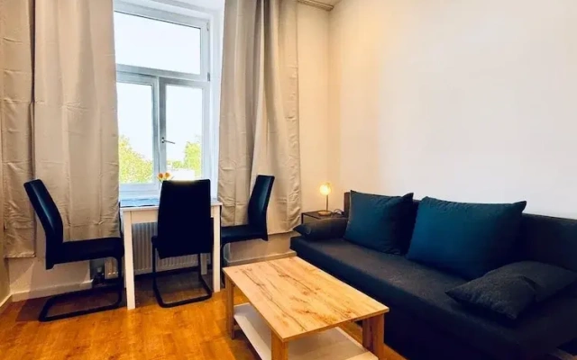 Family 3BR Apartment Near Alterlaa